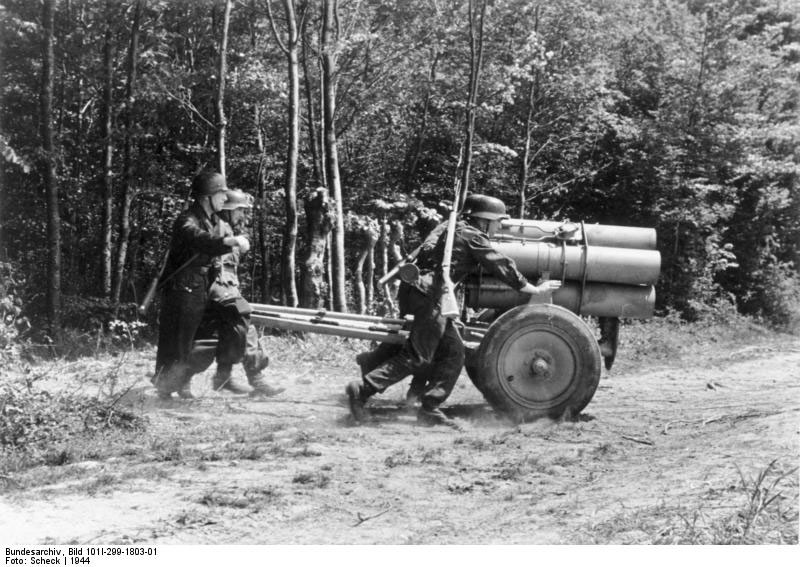 21cm-nebelwerfer-42.jpg