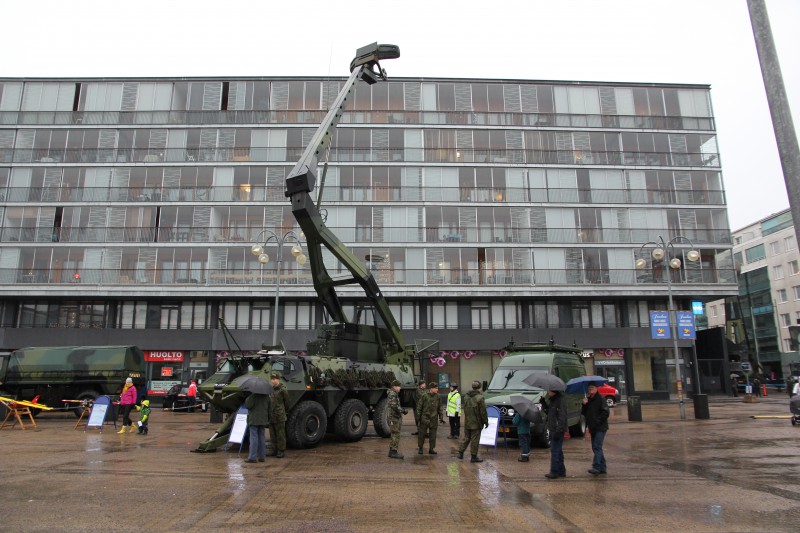Kalustoesittely_itsenäisyyspäivä_2015_01_Maalinosoitustutka_87M.JPG