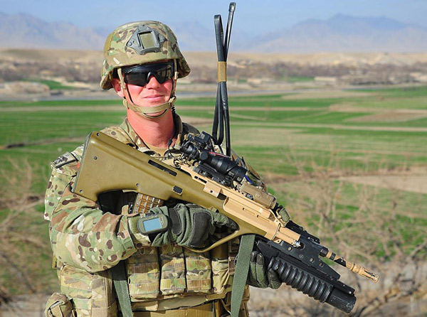 steyr_aug_with_australian_army.jpg