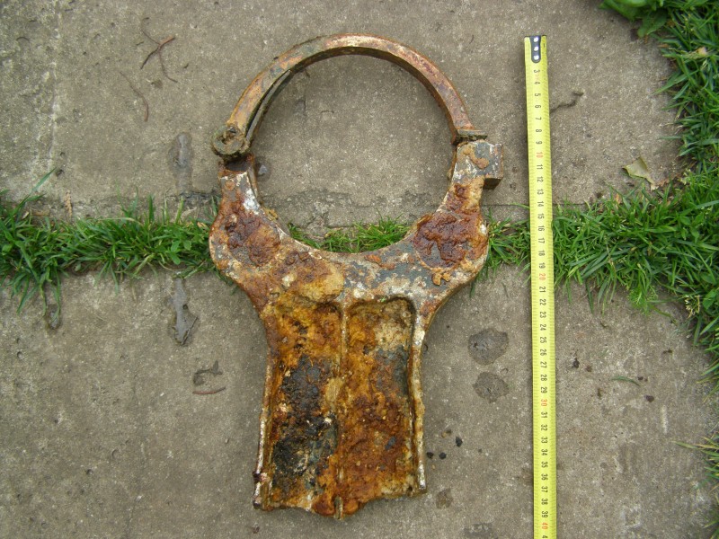 r2 040.jpg