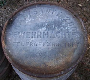 200L_Kraftstoff_Barrel_1943-375x333.jpeg