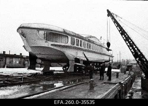 R1-64.jpg