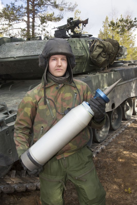 Iltalehti 150517 Leo2A6 noolmursk.jpg