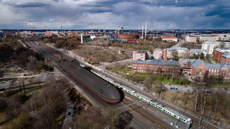 Tuumaallveelaev TK-208 Dmitri Donskoi Helsingi kesklinnas.