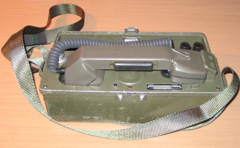 P-78-kenttäpuhelin.jpg