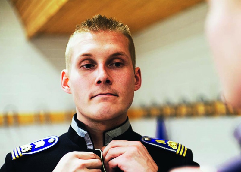 Kapteeni Tuomo Sutinen 2009 kadetina.jpg