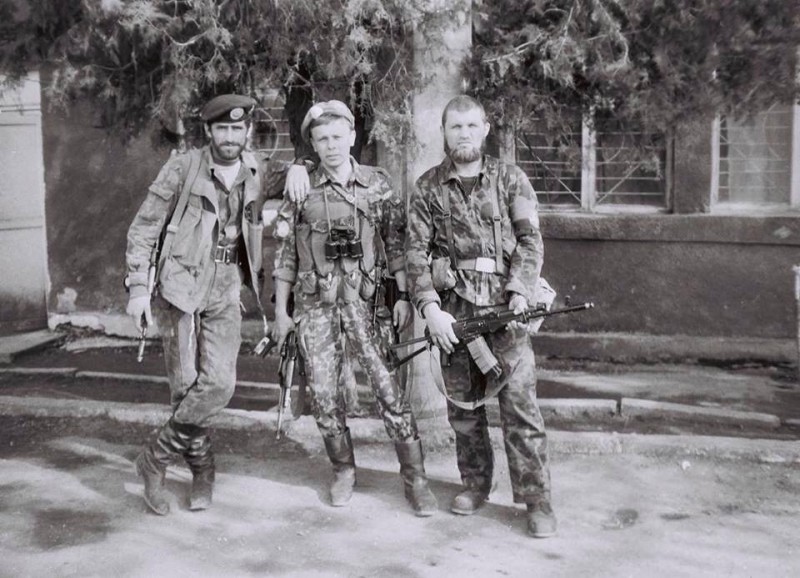 Второй и третий, это Олег Челнов-Беркут из Харькова и известный всем Александр Музычко Билый.jpg