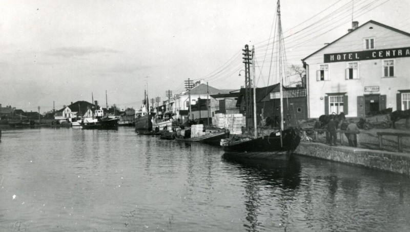 Emajõgi. Hotell Central.jpg