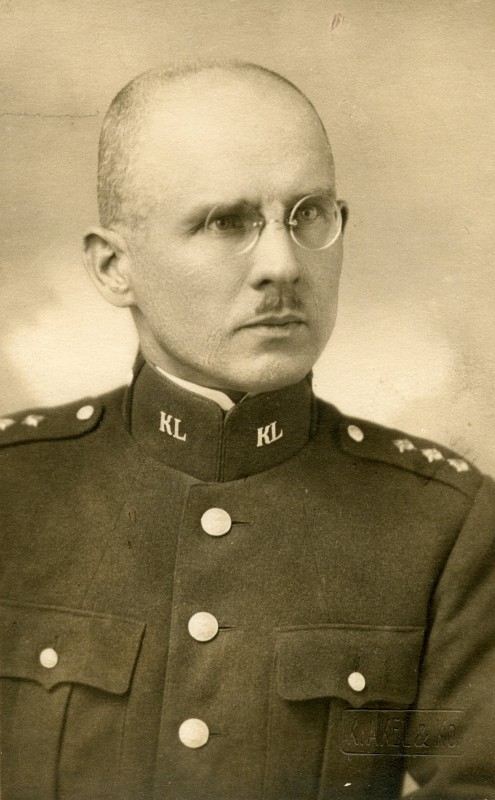 R3.jpg