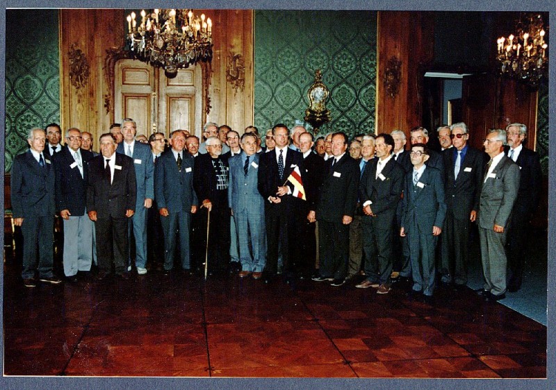 83397_Extradited_Balts_with_King_of_Sweden_1994_122_97lo.jpg