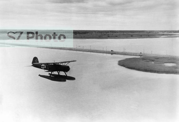 german-reconnaissance-aircraft-over-the-island-of-saaremaa-1941_00399708_p.jpg