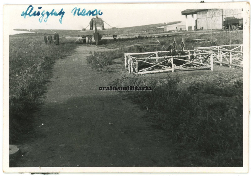 Feldflugplatz Narwa 2.jpg