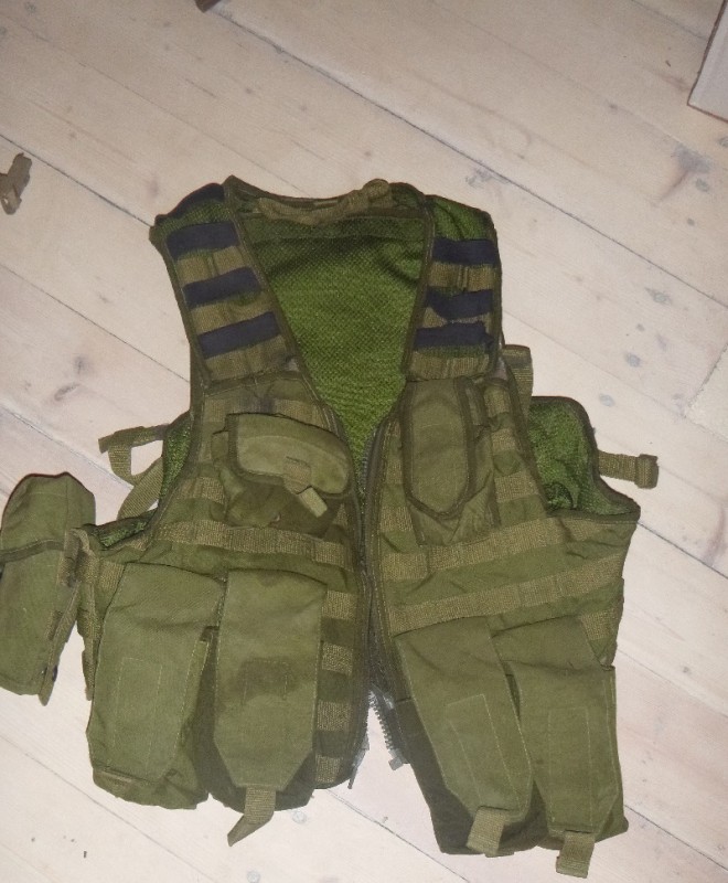 vest1.jpg